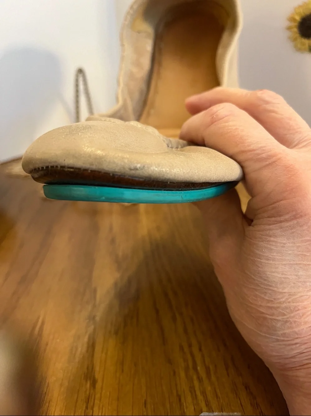 Tieks Cream Ballet Flats with Teal Sole Accent Size 10
